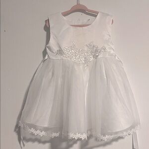 Elegant White Kids Dress with Floral Embroidery